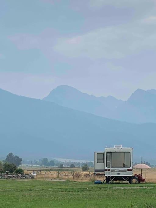 Mission Mountain Camper Apartment Saint Ignatius Bagian luar foto