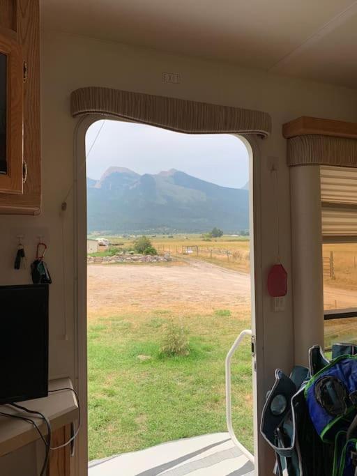 Mission Mountain Camper Apartment Saint Ignatius Bagian luar foto
