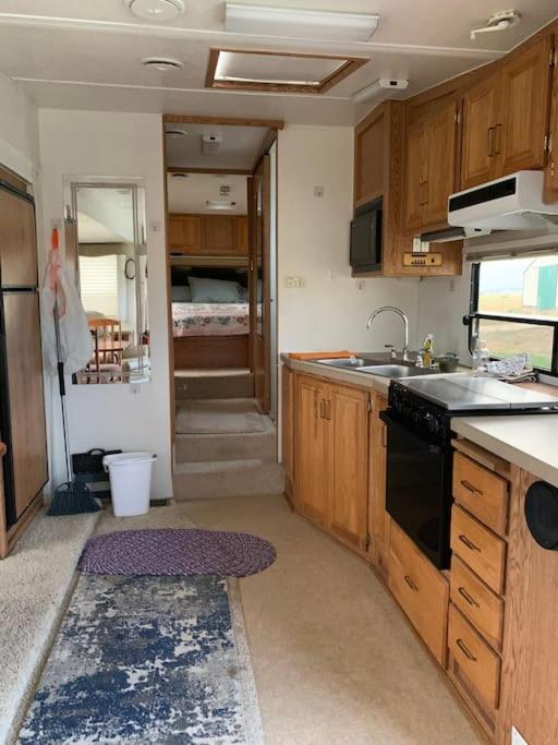 Mission Mountain Camper Apartment Saint Ignatius Bagian luar foto